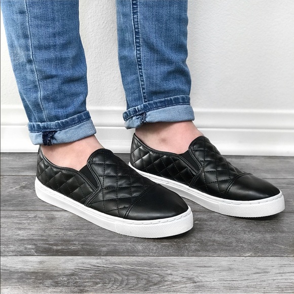 WILA Shoes - LAST 1🖤 black quilted slip on sneakers white